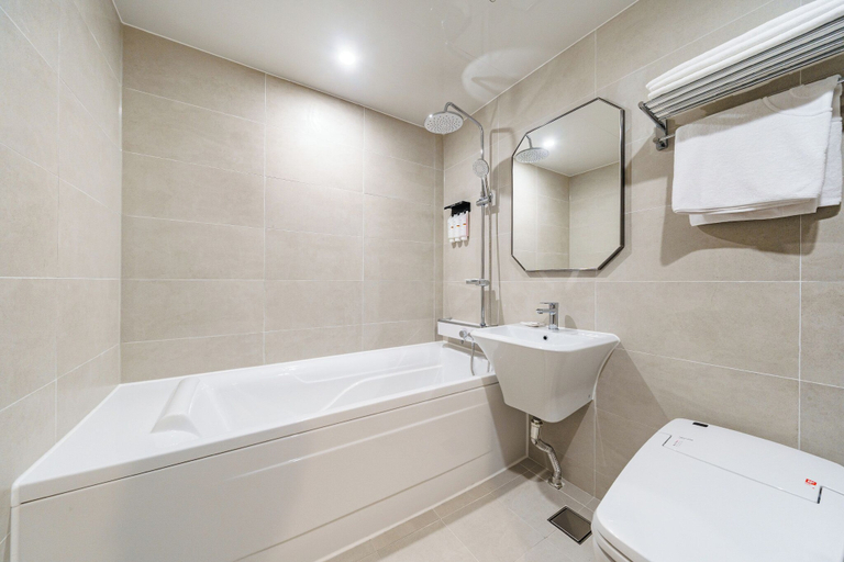 Bathroom 4, Daejeon Brown Dot Wolpyeong, Yuseong