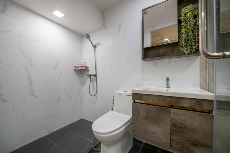 Bathroom 3, C2 Stay Phayathai, Ratchathewi