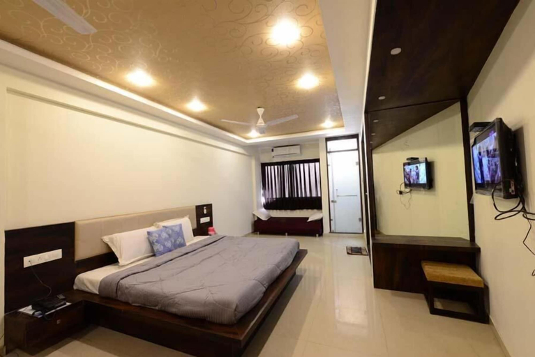 Bedroom 4, Hotel Manila, Ahmadabad