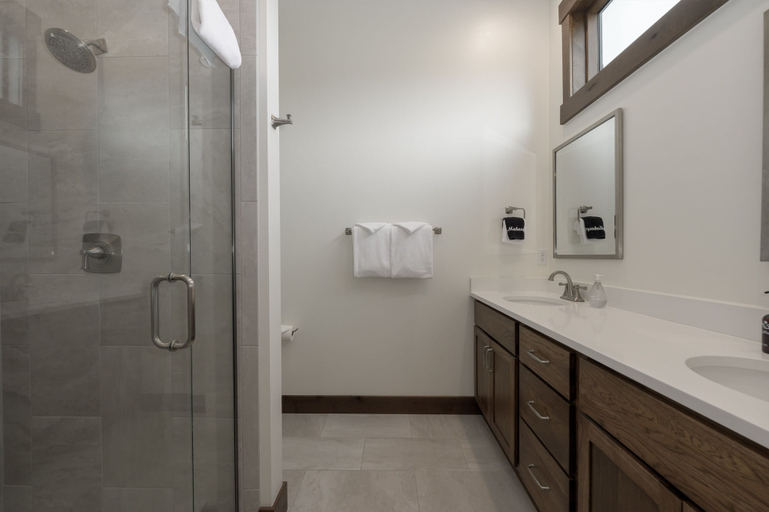 Bathroom 3, 90 Hay Meadow 4 Bedroom Townhouse by RedAwning, Grand