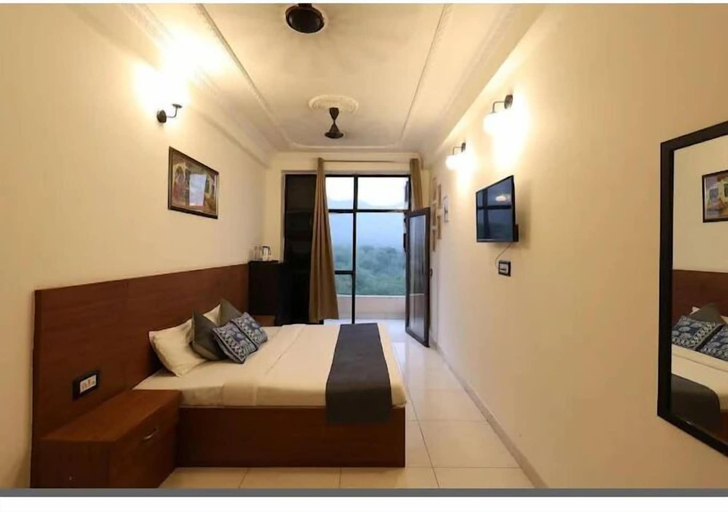 Room 4, Hotel Balram Palace, Sikar