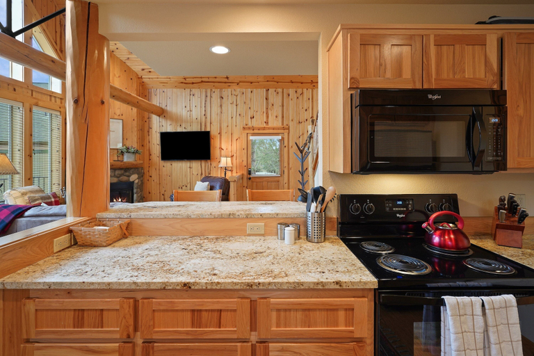 Private kitchen 5, Deer Park Cabin 3 Bedroom Home by RedAwning, Deschutes