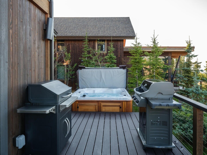 Property grounds 5, 6 Silver Peaks 3 Bedroom Home by Moonlight Basin Lodging, Madison