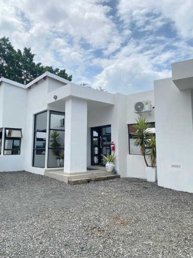 Others 5, 63 Lodging Villa, Bojanala