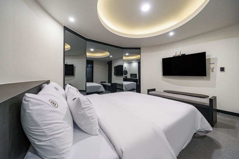 Bedroom 3, Daejeon Brown Dot Wolpyeong, Yuseong