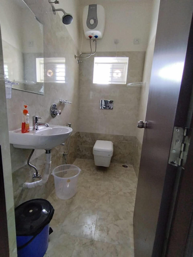 Bathroom 4, residence Retreat Service Apartments, Hyderabad