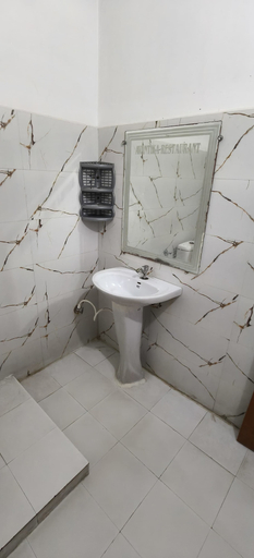 Bathroom 2, Avantika Hotel, Faizabad