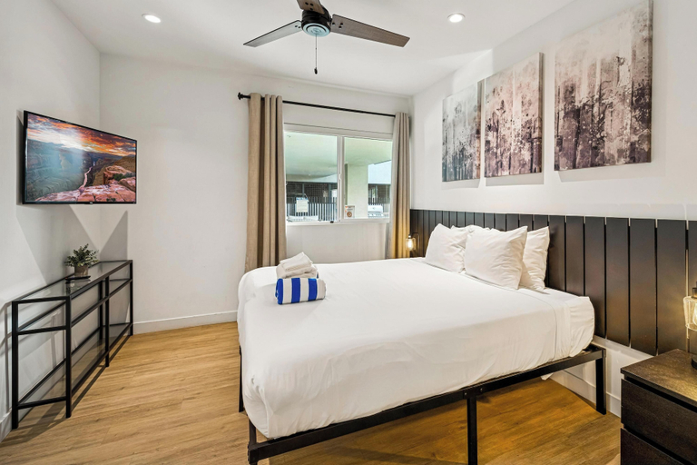 Room 2, The Dune Lofts, Maricopa