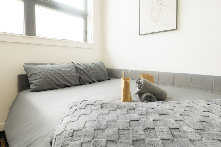 Room 3, Above The Roots - Elegant Studio Stay, Tazewell
