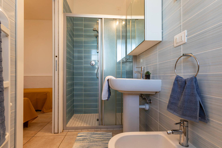 Bathroom 4, Nice Apartment with huge swimming pool and solarium - By Beahost Rentals, Venezia