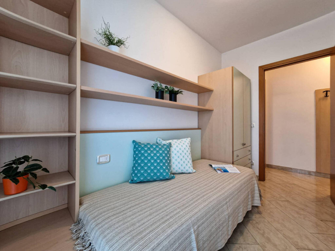 Bedroom 2, Beautiful Apartment with Balcony near the beach - By Beahost Rentals, Venezia