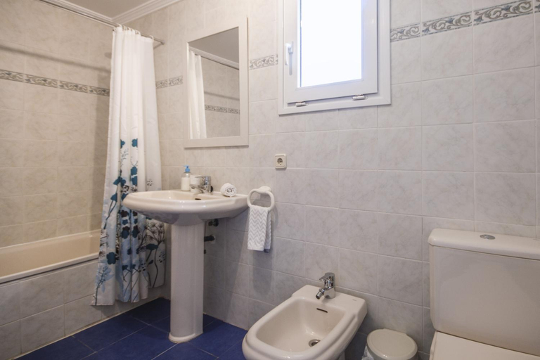 Bathroom 2, Altamar Townhouse, Alicante