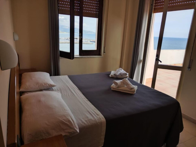 Bedroom 4, Hydra Club Hotel & Village, Salerno