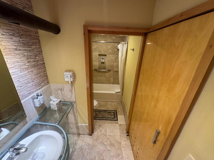 Bathroom 4, Hotel Colonial Hermosillo, Hermosillo