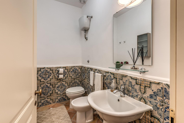 Bathroom 3, Palazzo Doria Suites, Napoli