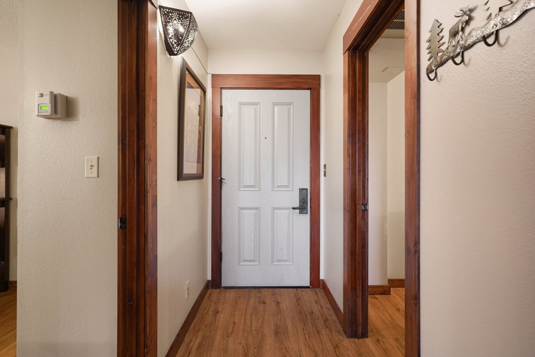 Interior 5, Seventh Mountain 1123 3 Bedroom Condo by RedAwning, Deschutes