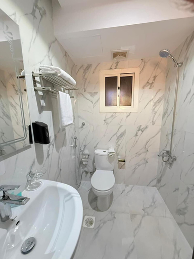 Bathroom 4, Alfursan Almotahida Serviced Apartments Alfaisalia Dist, Jeddah