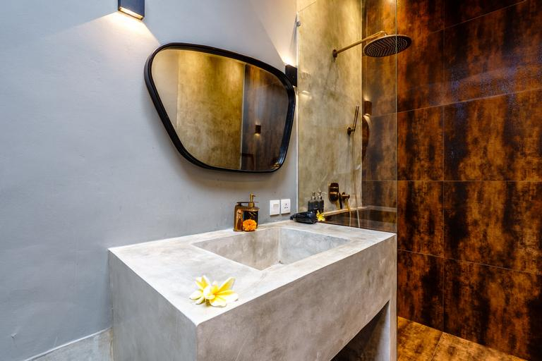 Bathroom 4, Liminal Villa 1 by Betterplace, Badung