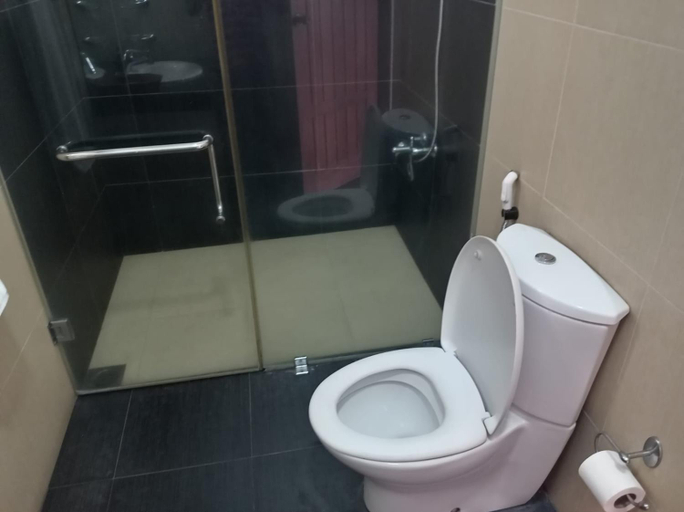 Bathroom 4, Sandy Bliss Villa, Sri Jayawardanapura Kotte
