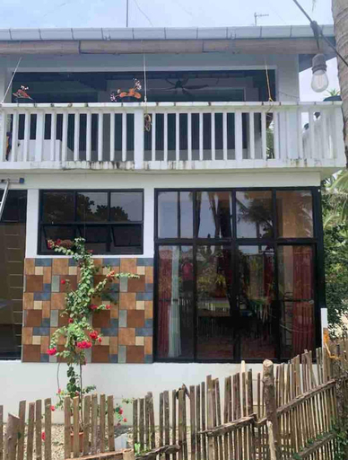 Exterior view 5, Spacious Beachfront House with Rooftop Deck in Macrohon, Philippines, Macrohon