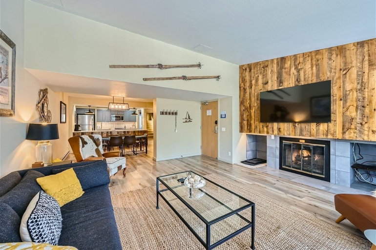 Living area 4, 2509 Saints John 3 Bedroom Condo by RedAwning, Summit