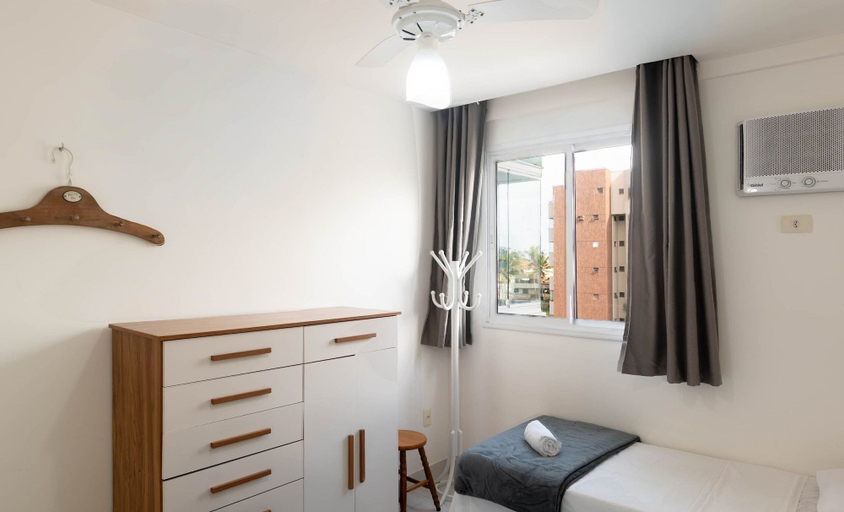 Room 4, Apt w/ Balcony and sea View in Guarapari Cmd0311, Guarapari