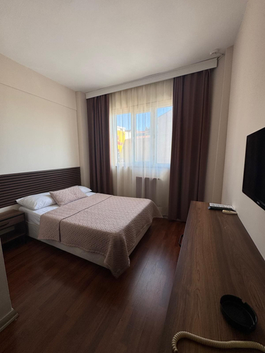 Bedroom 2, Otel Parpali, Kadıköy