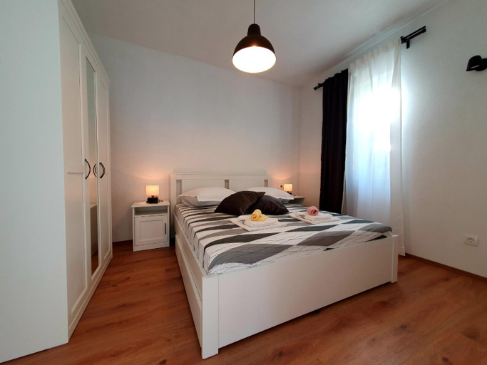 3, Apartmani M&S, Jelsa