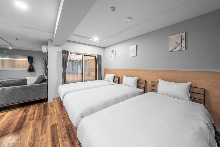 Room 2, NOBLE102, Sapporo