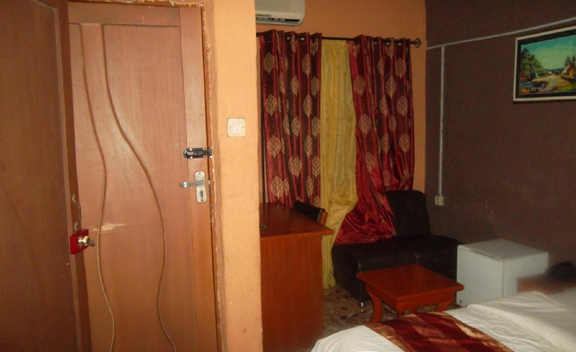 Bedroom 2, City Crown Hotels Limited, Obio/Akp