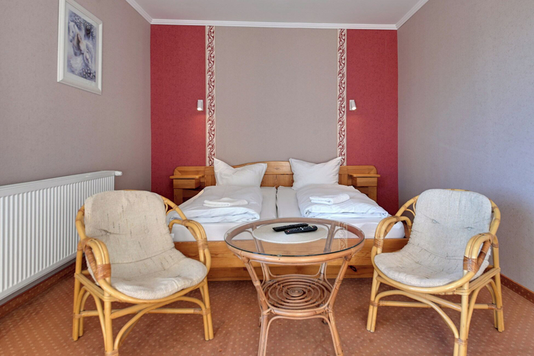 Room 2, RentPlanet - Apartamenty przy Wyciągu, Jelenia Góra