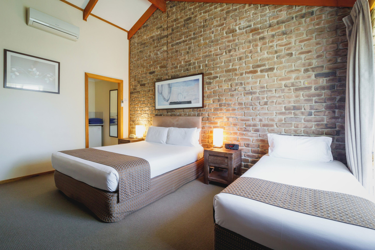 Room 2, The Hahndorf Lodge, Adelaide