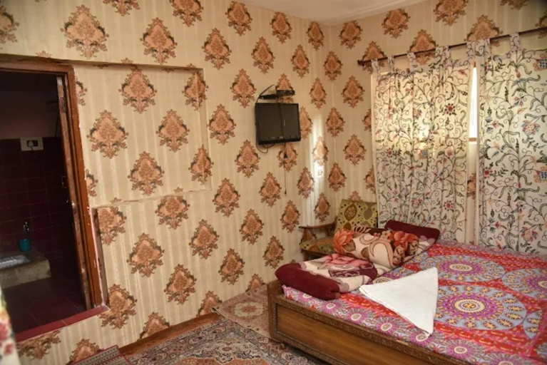 Bedroom 2, Kashmir Rose Srinagar Jammu and Kashmir, Srinagar