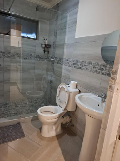 Bathroom 3, Claire's Hill on Renown, eThekwini