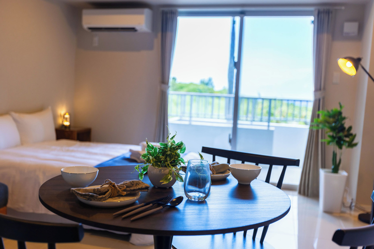 Room 3, Grand blue105, Onna
