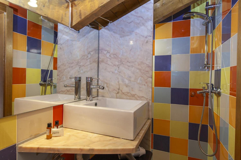 Bathroom 5, Montes de Praias GuestHouse, Aljezur