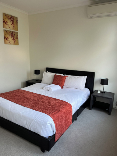 Bedroom 5, Tasha's Apartments on Kerry, Adelaide