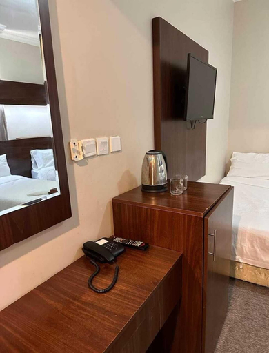 Room 2, Manarat Al Aziziyah Hotel, Makkah
