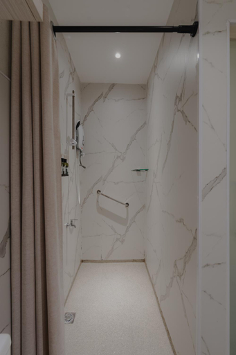 Bathroom 4, Signel Poshtel, Kota Kinabalu