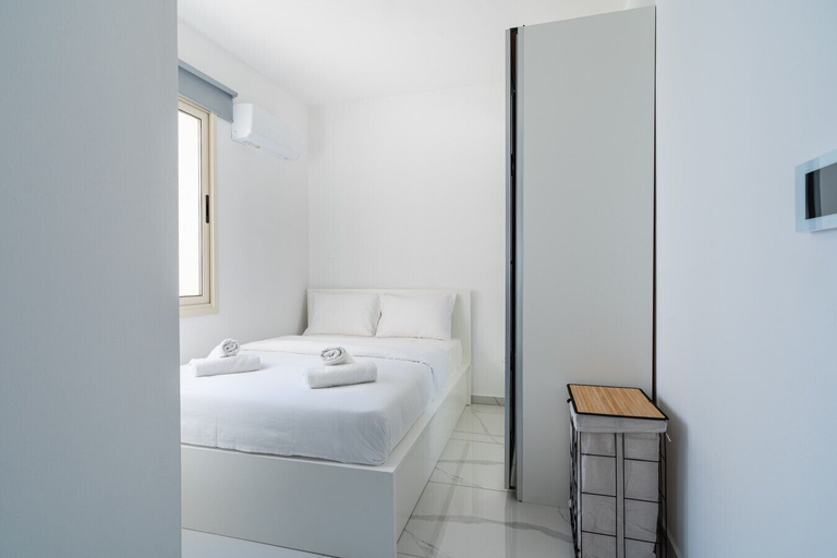 Room 5, Marble - Studio & Balcony in Larnaca, Larnaca