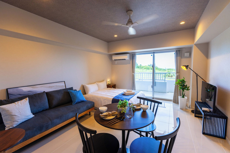 Room 4, Grand blue105, Onna