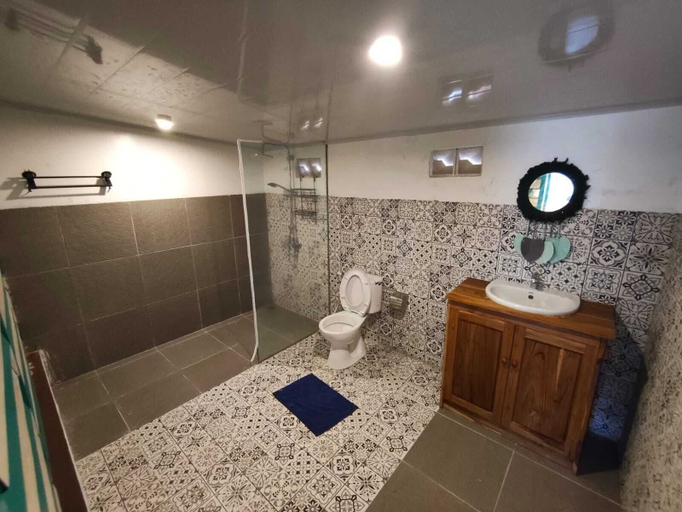 Bathroom 4, Kaina Village, Lombok