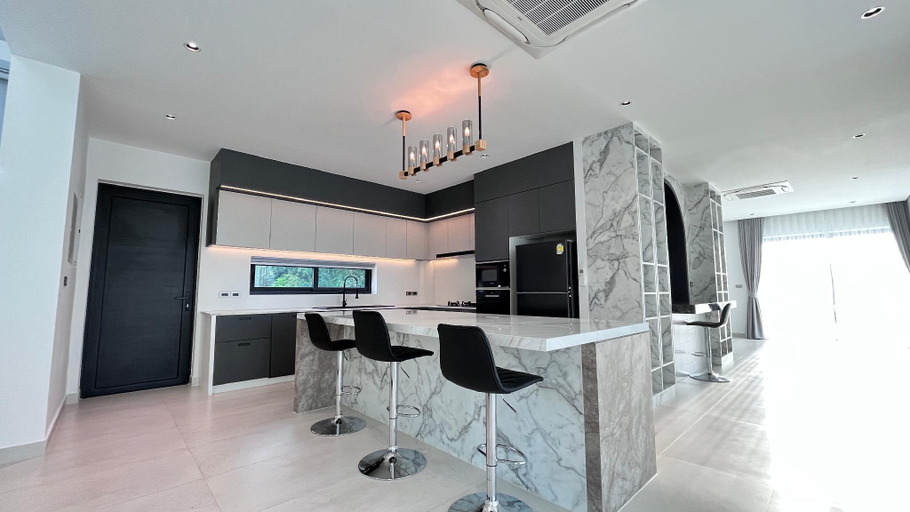 Kitchen 3, Luxurious 5-Bedroom Villa overlooking Pattaya City, Bang Lamung