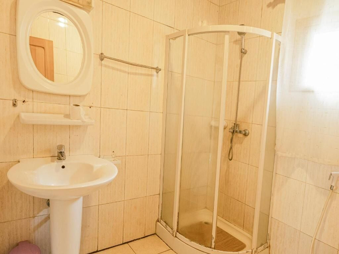 Bathroom 3, Hotel Saint Jean Leopold, Kicukiro