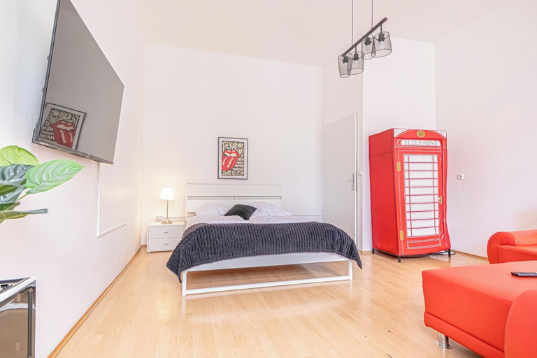 Room 3, Private Room For Long Stay Stadthalle, Wien