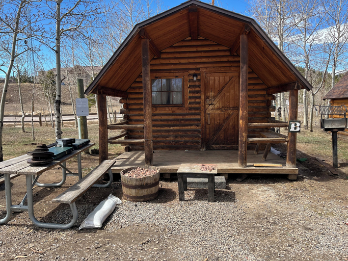 Outdoor dining, Base Camp at Golden Gate Canyon, Gilpin
