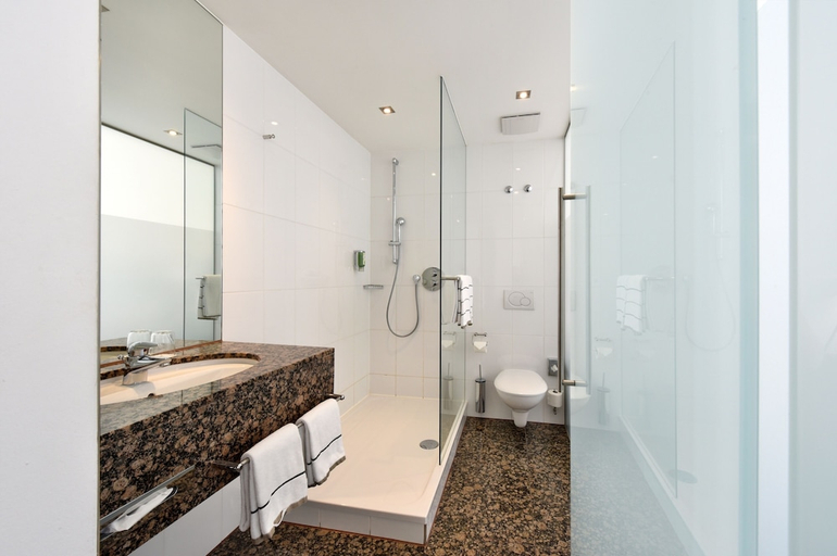 Bathroom 4, ACHAT Hotel Munchen Sud, München