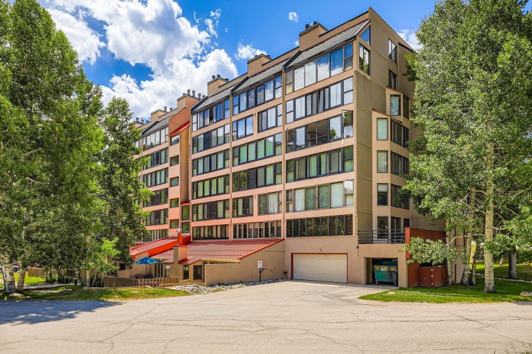Exterior 5, 1776 Decatur 4 Bedroom Condo, Summit