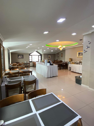 Others 2, Hotel Kent Ani, Merkez