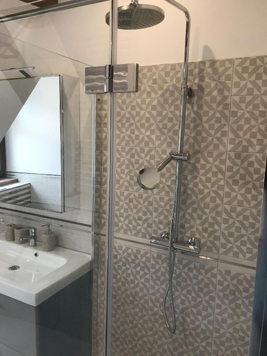 Bathroom 2, Drzewna Apartamenty-Drzewna, Zielona